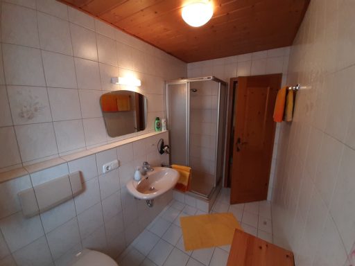 Badezimmer Erdgeschoss Badezimmer im Erdgeschoss des Ferienhaus Katharina